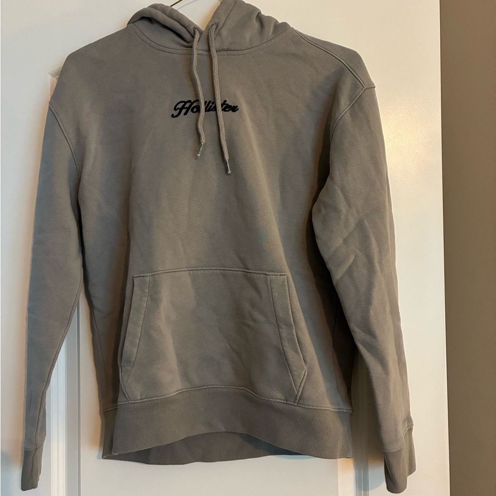 Hollister Men's Gray Hoodie